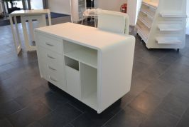 Reception desk in Corian®Solid Surface